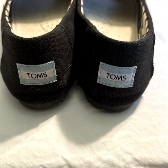 TOMS classic black slip-ons - Picture 2 of 3